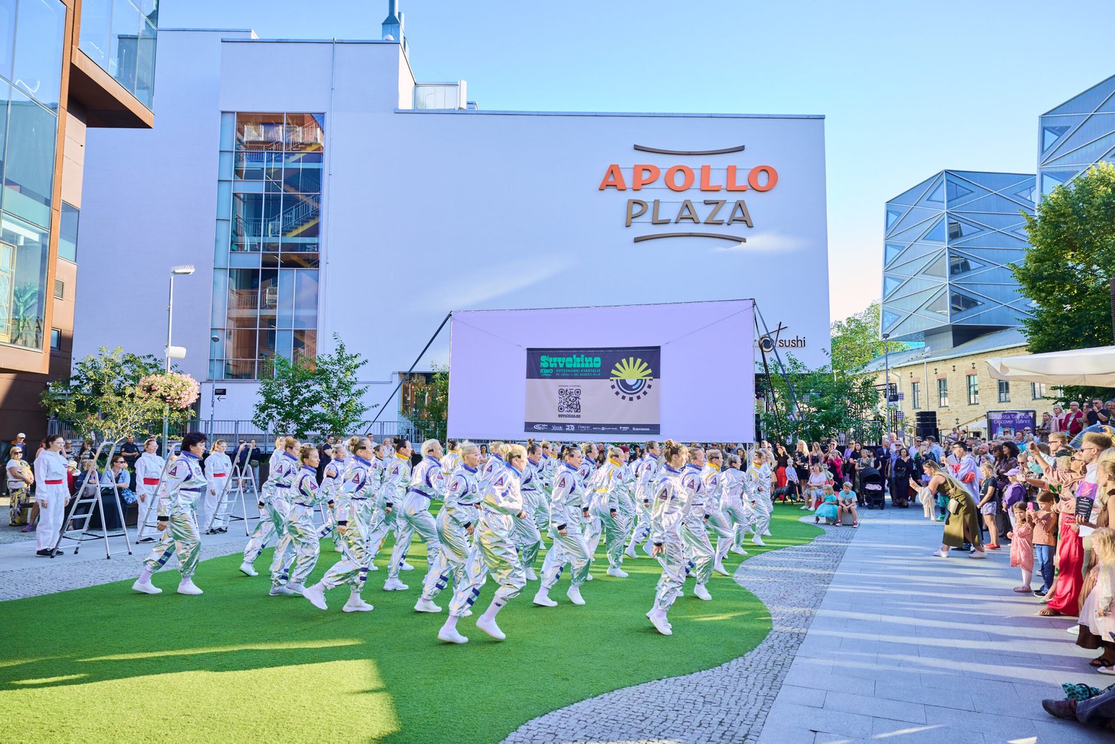 Apollo Plaza avamine